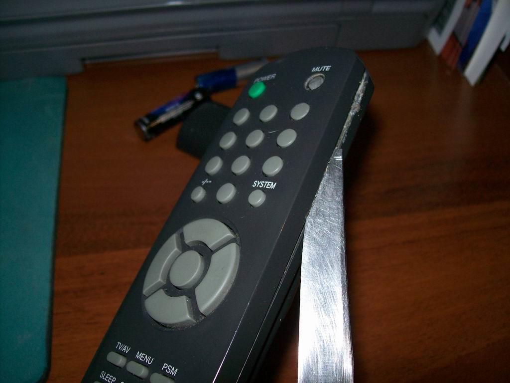How to disassemble the remote control from sony bravia tv